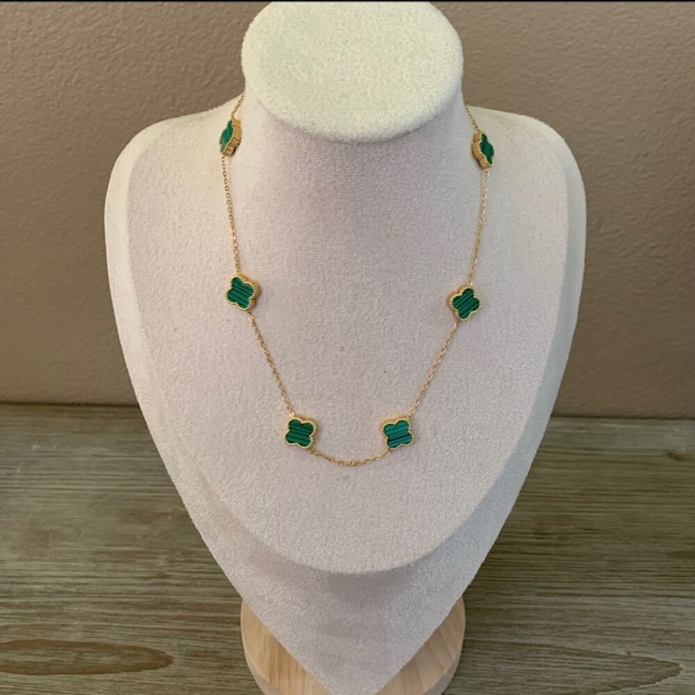 CLOVER NECKLACE